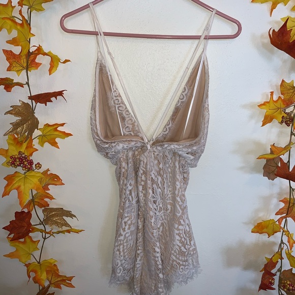 White Lace Romper - Picture 2 of 4